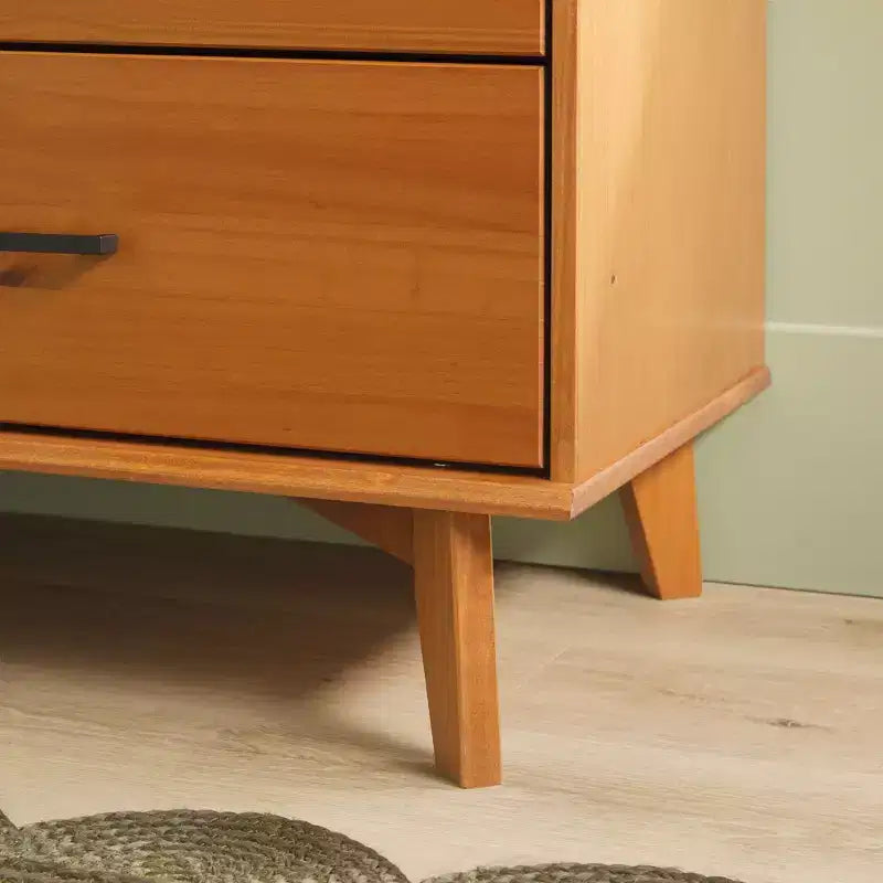 Cómoda moderna de madera maciza con 6 cajones y tiradores metálicos