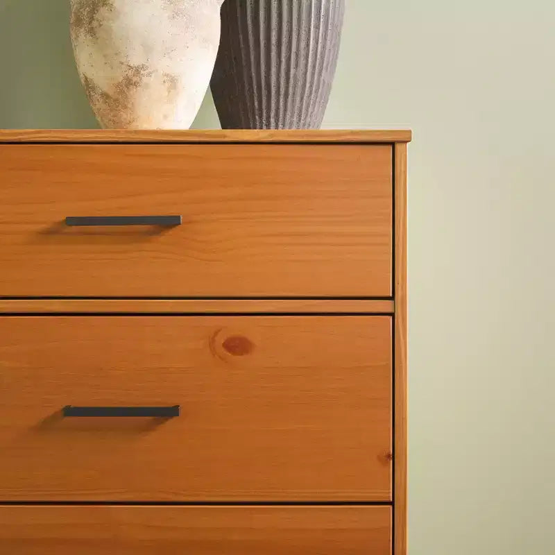 Cómoda moderna de madera maciza con 6 cajones y tiradores metálicos