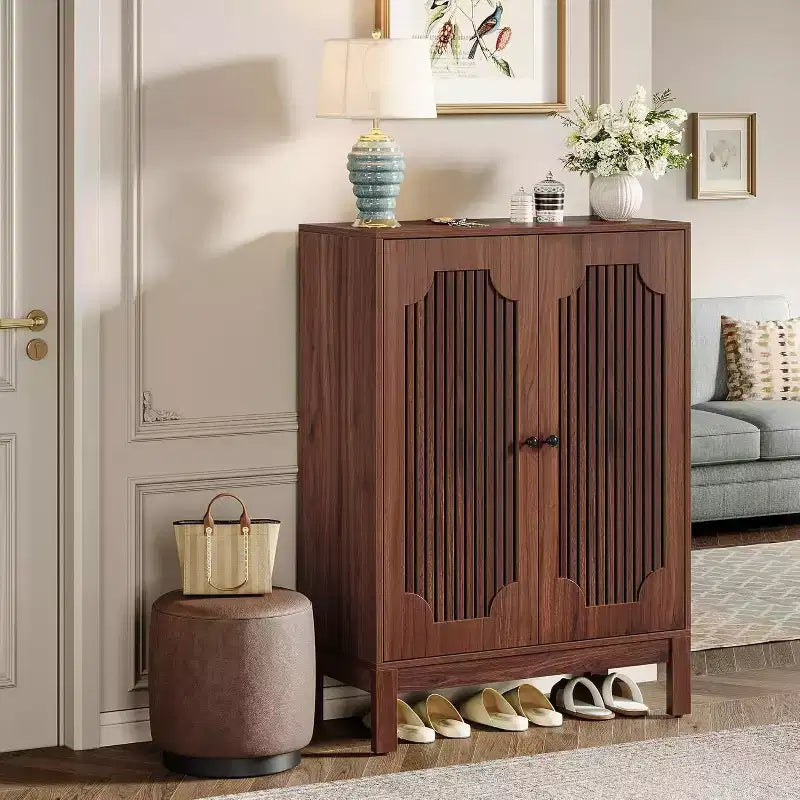Meuble à chaussures avec portes, range-chaussures à 6 niveaux avec étagères réglables pour entrée et salon, brun noyer (peut contenir 20 paires)