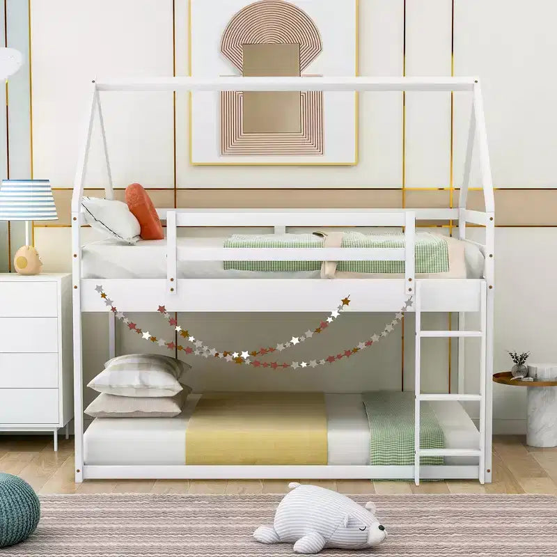 Lit superposé bas 1 place sur 1 place, cadre en bois en forme de maison avec toit, lit superposé au sol pour enfants et adolescents