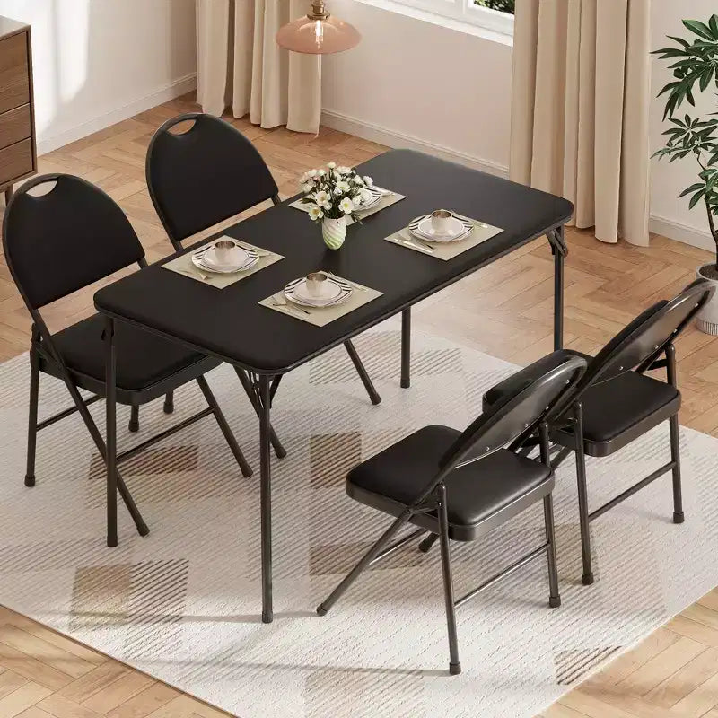 Rechteckiger Klapptisch, Kartenspieltisch mit rutschfesten Fußkappen, Metallbeinen und Tischplatte aus gepolstertem PU-Leder, tragbarer Klapptisch