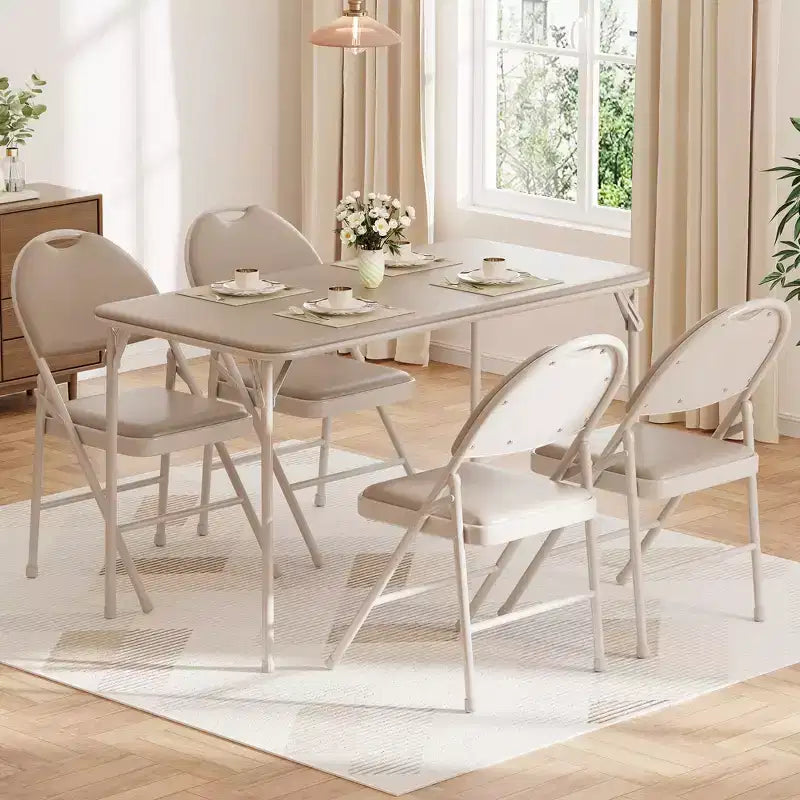 Rechteckiger Klapptisch, Kartenspieltisch mit rutschfesten Fußkappen, Metallbeinen und Tischplatte aus gepolstertem PU-Leder, tragbarer Klapptisch