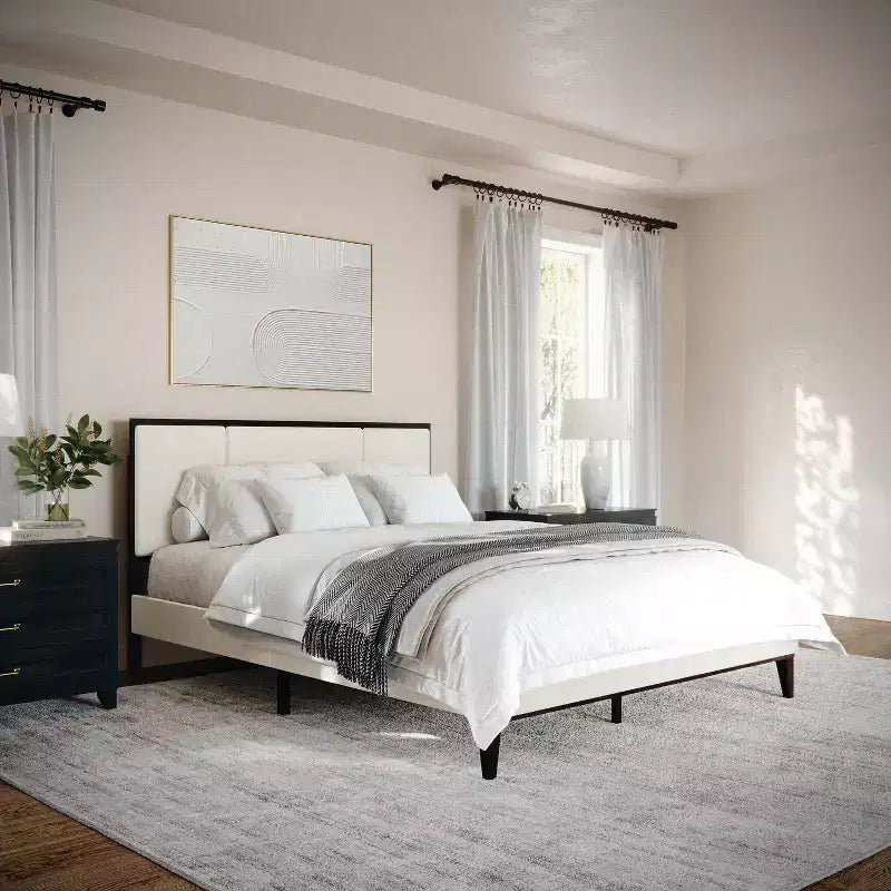 Cama de plataforma de madera maciza con base tapizada y cabecero con paneles empotrados, base de listones de madera, no necesita somier