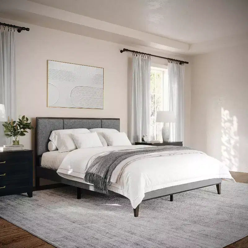 Cama de plataforma de madera maciza con base tapizada y cabecero con paneles empotrados, base de listones de madera, no necesita somier
