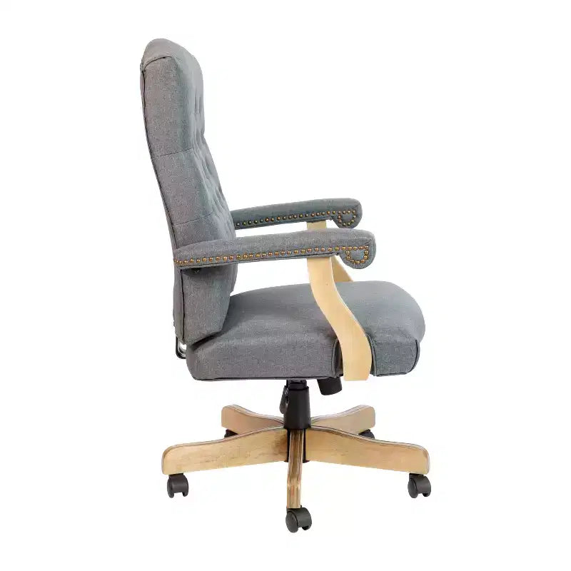 Drehbarer Chefsessel mit Armlehnen