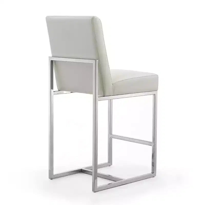 Barhocker aus Edelstahl in Tresenhöhe